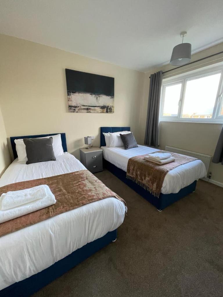 Stunning 3 Bedrooms House With Garden And Free Parking Barnsley Esterno foto