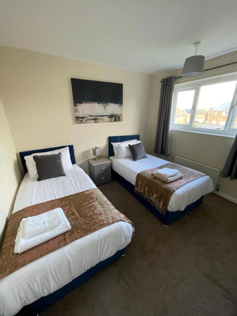 Stunning 3 Bedrooms House With Garden And Free Parking Barnsley Esterno foto
